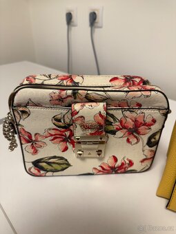 Prodam crossbody kabelky znacky GUESS - 5