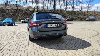 Škoda SUPERB III kombi 2,0 TSI 206kW DSG 4x4 - 5