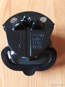 BROUSEK NA NOŽE ANY SHARP - 5