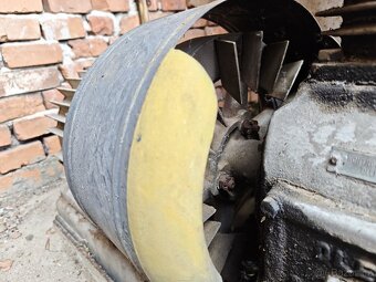 Kompresor Atmos K15 + tlaková nádoba (cca 2 500 l)
- 5