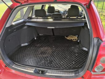 Avensis 2,0 108kw - 5