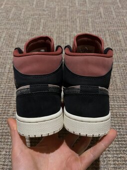 Nike Air Jordan 1 Mid - 5