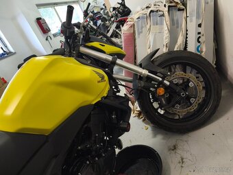 Honda CB750 Hornet 2024 havarovaný - 5