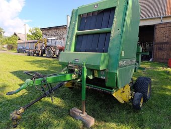 Lis na kulaté balíky John Deere 590 - 5