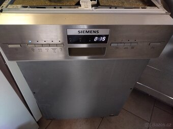 Prodám  VESTAVNOU NEREZOVOU myčku zn.SIEMENS- 45CM--DOVEZU-- - 5