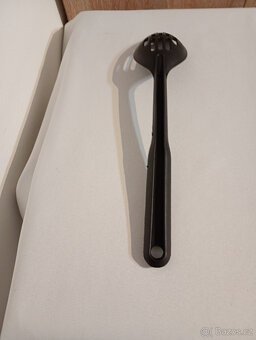 Kuchyňské nářadí závěsné, plast, nové, 5 ks - 5