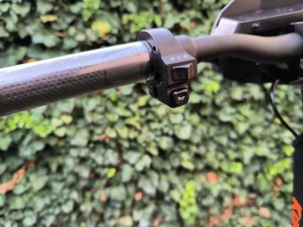 Kukirin G2 800 W 15 Ah 2025 - ZARUKA - 0 Kilometrov - 5