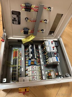 Čerpadlový rozdělovač KME Kunststoffe – Typ 65TJ35MF5-02 - 5