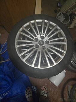Prodám ALU kola 225/45R17 5x112- Zimní pneu - 5