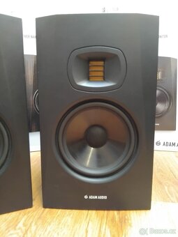 Adam Audio T7V - 5