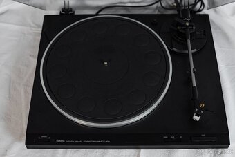 Gramofon YAMAHA - 5