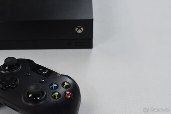 Xbox One X 1TB - 5