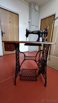 Prodám starý šicí stroj Singer. - 5