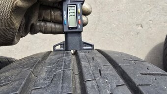 Letní pneu 215/65/16c Pirelli - 5