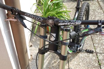 Downhill kolo THE UNCHAINED ROSE - 5