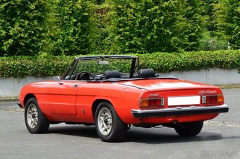 Alfa Romeo 2000 Spider Veloce (1981) - 5