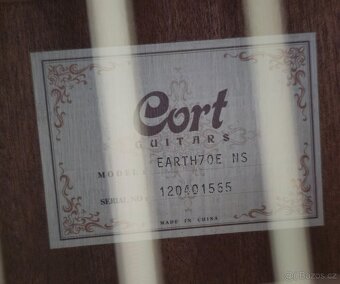 elektroakustická kytara Cort - 5