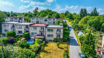 Řadový rodinný dům k rekonstrukci s výhledem na hrad Vysoký  - 5