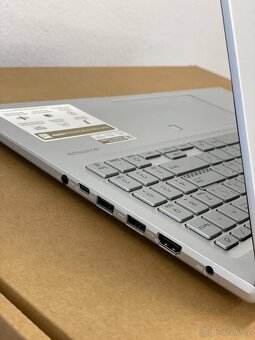 Notebook ASUS VivoBook - OLED/AMD R7/16GB/1TB/WIN 11 - 5