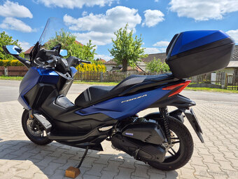 Prodám Honda Forza 125 , r. v. 2023, ABS, TC, ČR, v záruce - 5