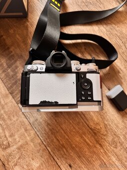 Nikon ZFC + Nikkor Z 28 f/2.8 + Peak design Nikon - 5