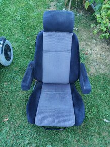 Repasovaný Elektrický invalidní vozík se světlomety a blinkr - 5