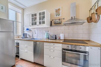 Pronájem vybaveného bytu 2+kk, 55 m2 plus sklep - Praha - Vi - 5
