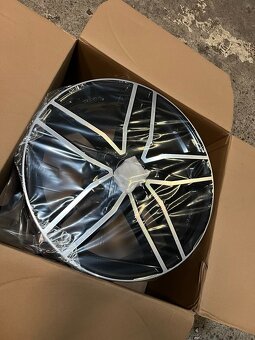 Alu kola Dezent TR Dark R18 5x114,3 - 5