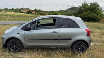 Toyota Yaris - 5