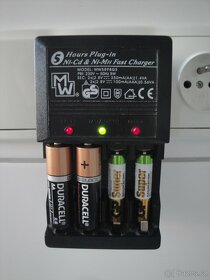 Nabíječka, adaptér s konektorem, nabíječka baterek - 5