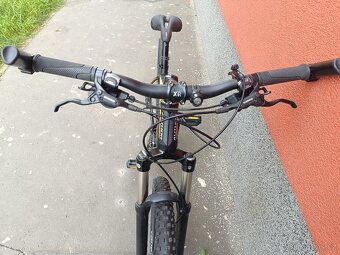 Author Pegas,vel.M,2x10 vzduchová vidlice na DO-nové,nejeté - 5