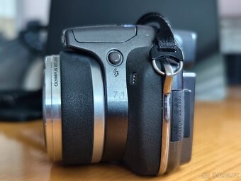 Olympus SP-550UZ - 5