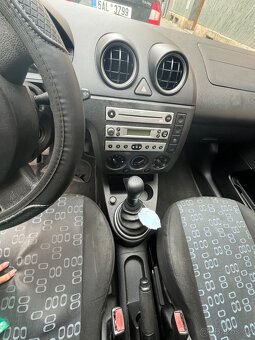 Ford Fiesta 2005 - 5