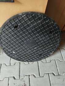 Betonové skruže, betonové poklopy a litinové poklopy - 5