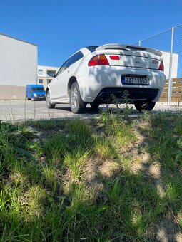 Mazda 323f - 5