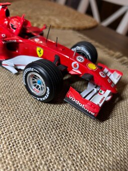 Ferrari 248 F1 1:18 - 5