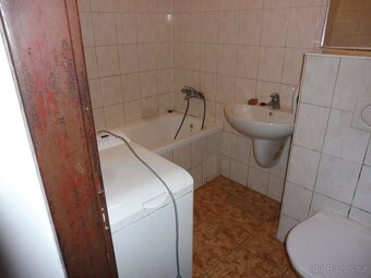 pronájem 1+0 bezbarierový - 5