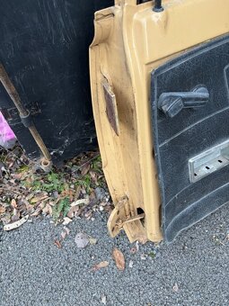 Škoda 105-136 zadní dveře - 5