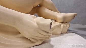 Plastika, akt dívky - ak. soch. Josef Štýbr - 5