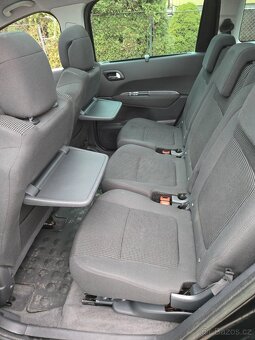 Peugeot 5008 ,2,0 hdi 110kw/150k ,Manual ,rok 2013 - 5