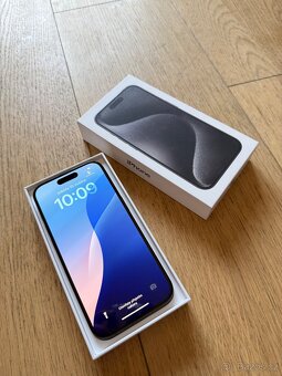 Apple iPhone 15 Pro 256GB černý - 5