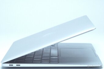 ZÁRUKA/Macbook Air 13.3"/M1/16GB RAM/256GB SSD/CZ - 5