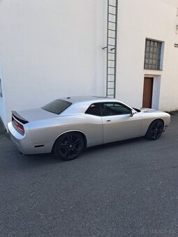 Dodge Challenger - 5