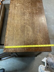 Starožitný nábytek (skříňka) - 5