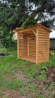 Dřevník nový na cca 4m3 naštípaného dřeva - 5