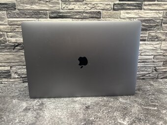 MacBook Pro 16" 2019 i7 / 16GB / 500GB / Pro 5300M - 5