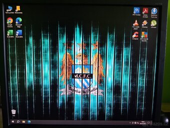 Počítač s monitorem - 5