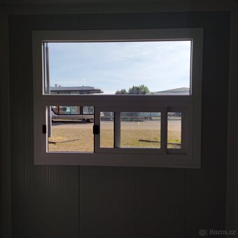 Obytný kontejner o rozměru 2,4 x 2,4 m s výdejním oknem - 5