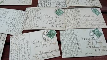 Staré pohledy ,socha koně , časopisy. - 5