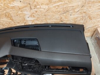 Airbagy, palubní deska, pásy Volkswagen Touran - 5